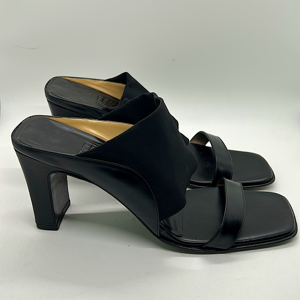 Salvatore Ferragamo Black Leather Strappy Heels Sandals Shoes **Size 9.5** 🌸🌸 - Picture 4 of 10